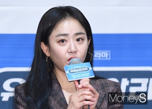 ▲배우 문근영이 tvN 월화드라마 '유령을 잡아라' 제작발표회에 참석해 취재진 질문에 답하고 있다./사진=장동규 기자