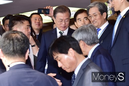 [머니S포토] '경제·공정' 강조한 문재인 대통령