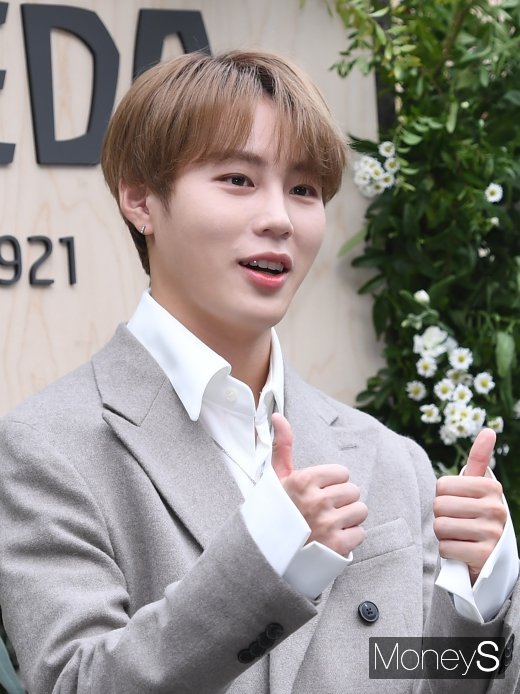 [머니S포토] 하성운, 엄지척 미남