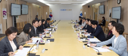 24일 경기도청 북부청사에서 열린 ‘2019년도 하반기 평화통일 교육위원회’. / 사진제공=경기북부청