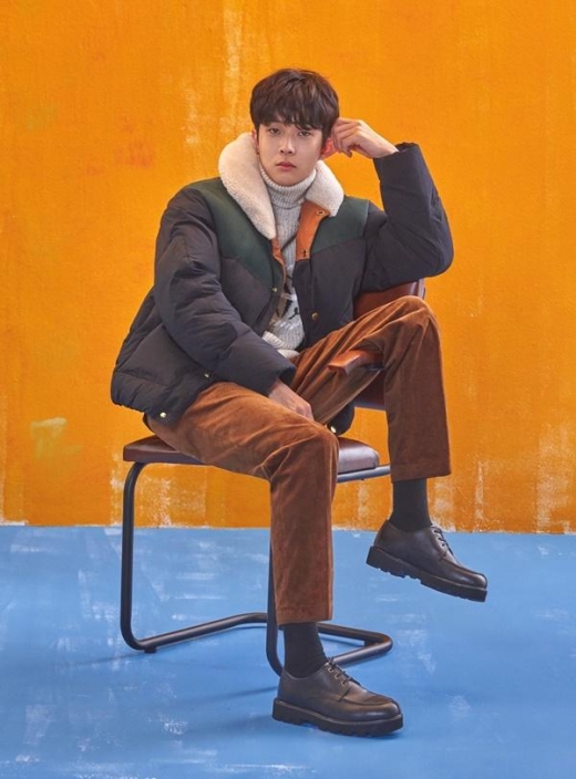 [★화보] 최우식, 훈남의 감각적인 겨울 아우터 룩