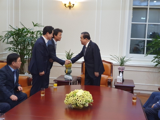 김종천 시장, 과천동 공공주택지구 토지보상 관련 조속 처리 건의. / 사진제공=과천시