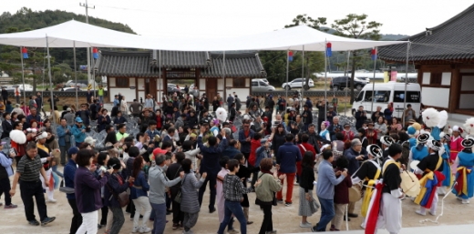 산청 기산국악당 마스터 명인전 공연 피날레 장면./ 사진=산청군 제공.