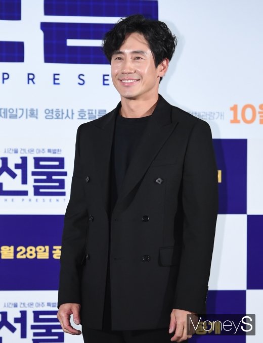 [머니S포토] 신하균, 믿고보는 연기 장인