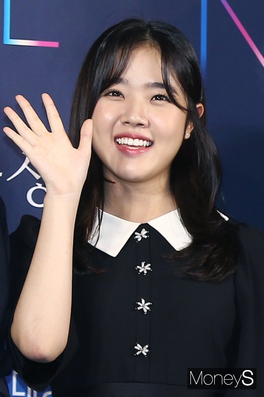 [머니S포토] 청룡영화상 핸드프린팅, 미소꽃 활짝 김향기
