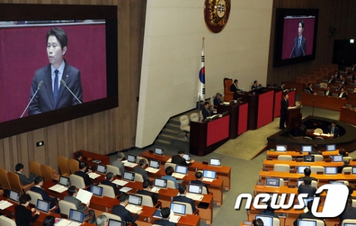 이인영 더불어민주당 원내대표(큰 화면)가 28일 서울 여의도 국회에서 교섭단체 대표연설을 하고 있다. /사진=뉴스1