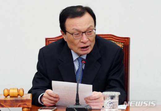 이해찬 “나경원 연설, 정치 30년 동안 이런 야당 처음 봐”(속보)