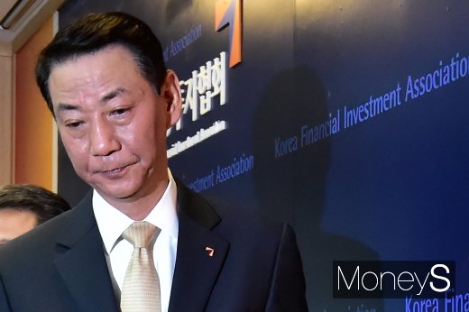 [머니S포토] 권용원 금투협회장, '잘못은 인정…직무는 그대로'