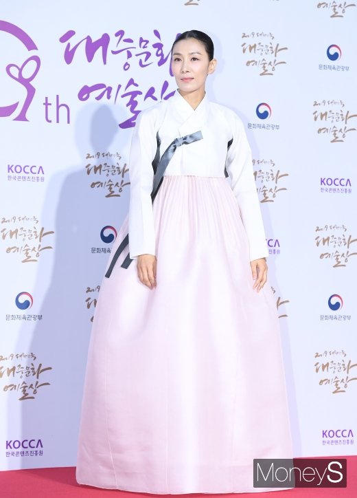 [머니S포토] 김서형 '한복 입은 쓰앵님'
