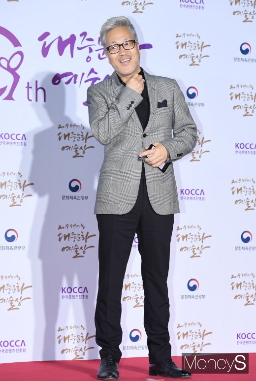 [머니S포토] 김종진, 대통령 표창 수상