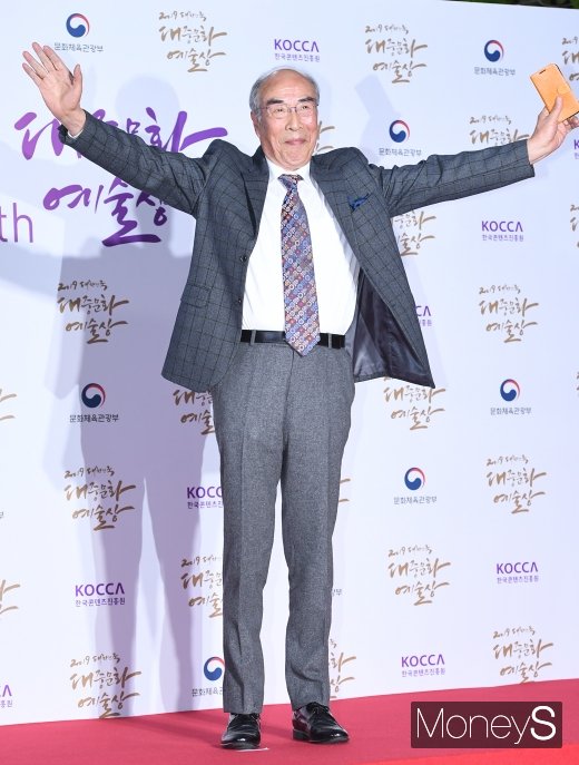 [머니S포토] 김기현, 대통령 표창 수상(2019 대한민국 대중문화예술상)