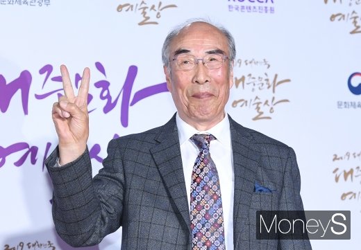 [머니S포토] 김기현 '브이'