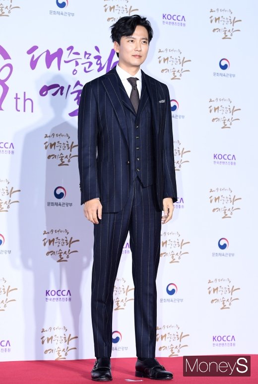 [머니S포토] 김남길 '눈부신 열혈사제'