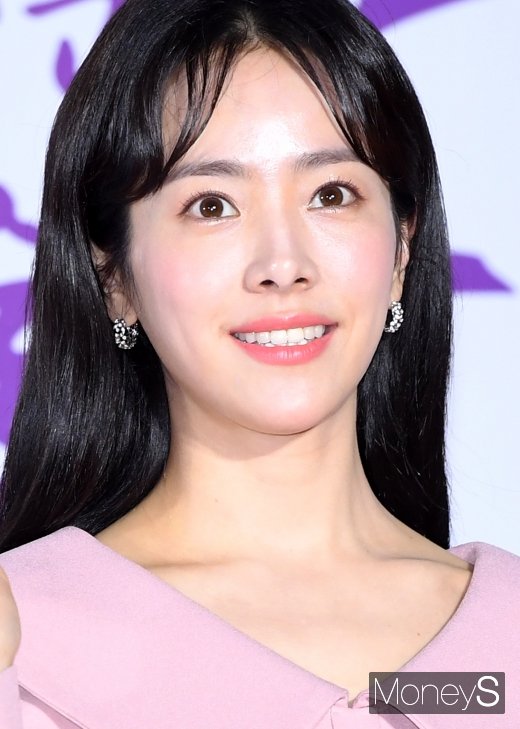 [머니S포토] 한지민, 초롱초롱 사슴 눈망울(대중문화예술상)