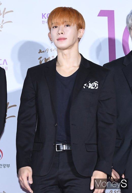 [머니S포토] 몬스타엑스 원호, 오늘은 무표정한 얼굴로