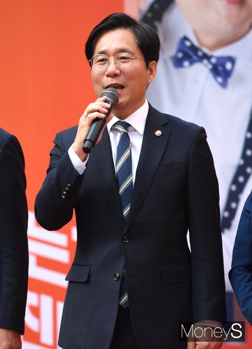 [머니S포토] 성윤모 장관 