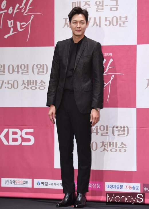 [머니S포토] 김흥수, 훤칠한 비주얼