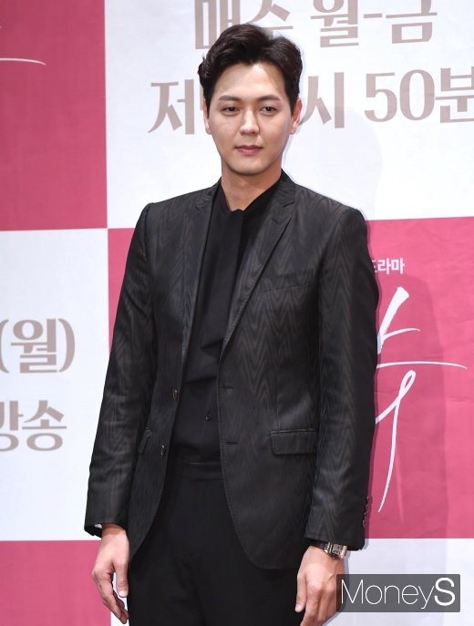 [머니S포토] '우아한 모녀' 김흥수, 오랜만에 안방극장 복귀
