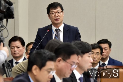 [머니S포토] 업무현황 보고하는 황덕순 일자리 수석