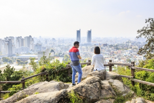대동하늘공원의 숨은 명소인 연인바위. /사진=한국관광공사