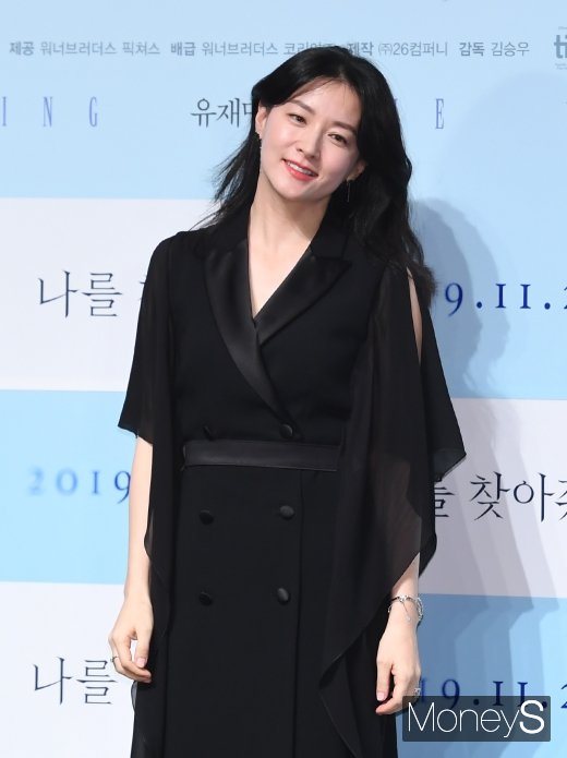 [머니S포토] 이영애 '48세라 믿기 힘든 미모'