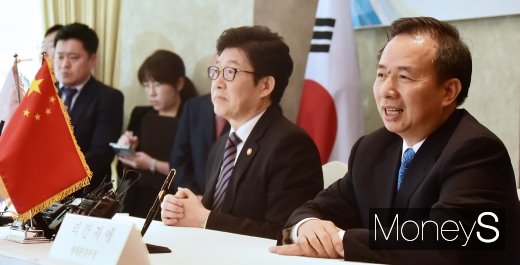 [머니S포토] 회의석상에서 발언하는 리간지에 중국 생태환경부 장관