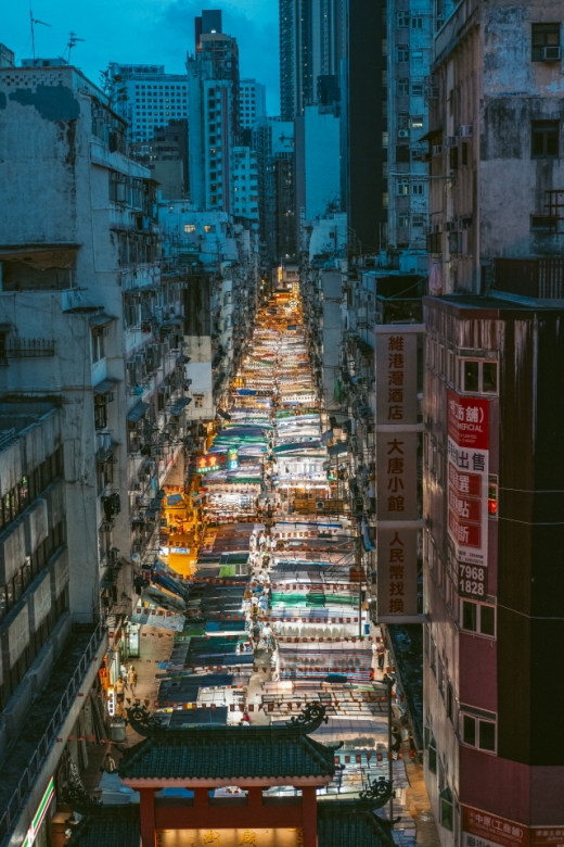 홍콩에는 8~90년대 느와르를 연상케하는 골목이 많다. /사진제공=홍콩관광청