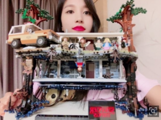 미나 인증샷. /사진=트와이스 공식 인스타그램 캡처  