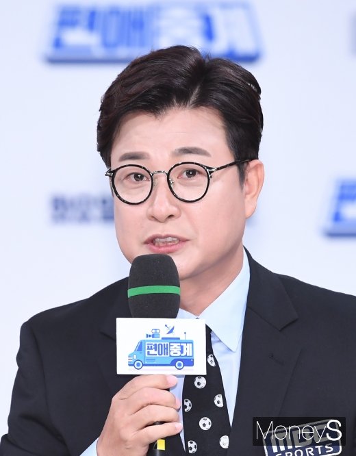 [머니S포토] 김성주 '믿고 듣는 중계'
