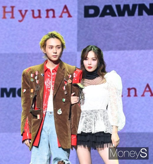 [머니S포토] 던·현아 '연인과 동반 컴백'