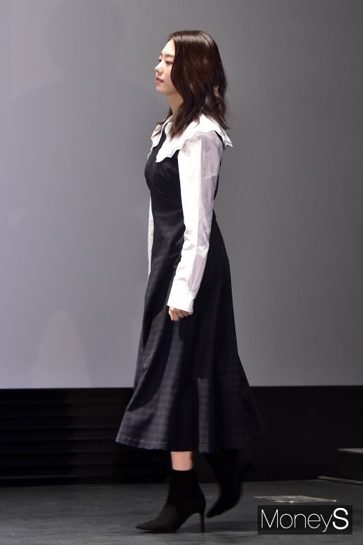 [머니S포토] 윤희에게 김소혜, 조심스런 발걸음