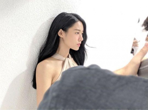 설현 근황, 청순 섹시한 옆모습