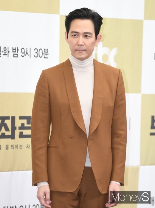 [머니S포토] 이정재 '신이 내린 조각미남'