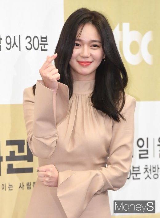 [머니S포토] 이엘리야 '하트 받으세요'
