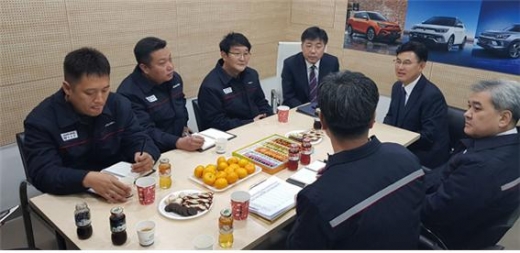 쌍용자동차 품질혁신 노사 공동 TFT가 지난 5일부터 영업현장 체험에 들어갔다./사진=쌍용차 