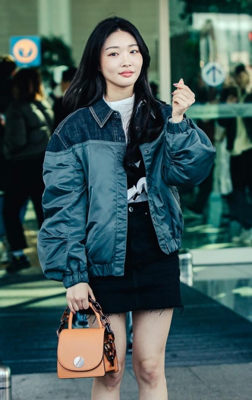 [★공항패션] 청하, 봄버재킷입고 쿨한 매력