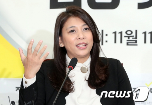11일 국회에서 열린 정의당 입당식에 참석한 이자스민 의원. /사진=뉴스1