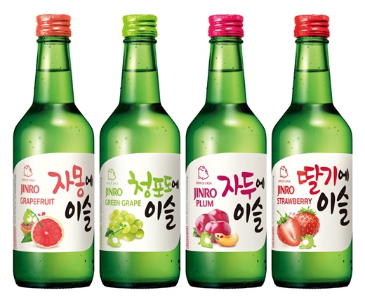 국내서 시들한 '과일소주'… 해외서 잘 팔리네