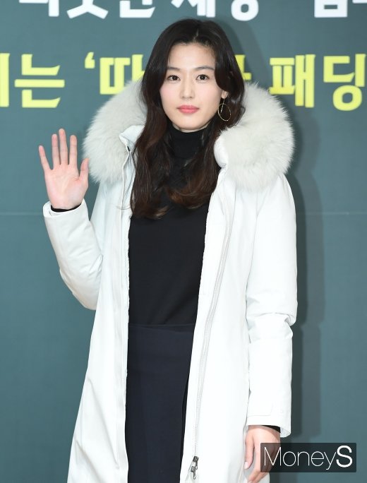 [머니S포토] 전지현 '반짝이는 미모'