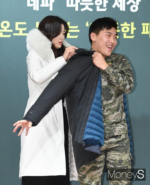 [머니S포토] 전지현 '무적 해병도 마음도 녹이는 미모'