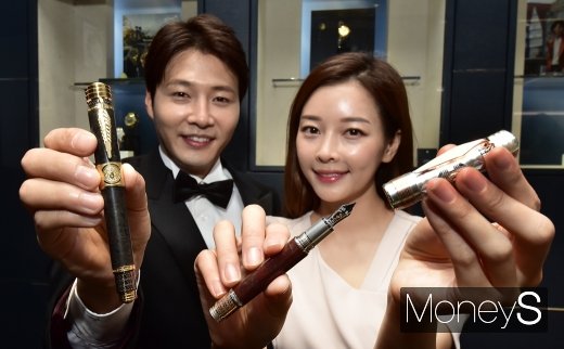 [머니S포토] 몽블랑이 선보인 '오마주 투 하드리아누스' 한정수량 에디션