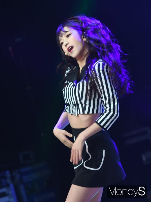 [머니S포토] 네이처 소희 '찰랑 찰랑 휘날리는 머리카락'