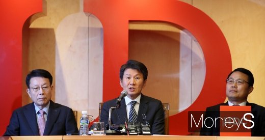 [머니S포토] 아시아나 인수 입장 밝히는 정몽규 회장