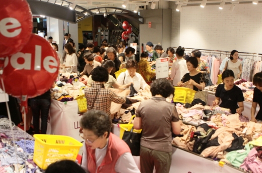 롯데백화점 광주점 지난해 정기세일 행사장 전경./사진=롯데백화점 광주점 제공.