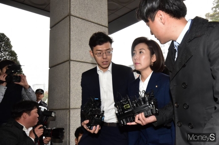 나경원 자유한국당 원내대표가 ‘패스트트랙 충돌 사건’ 관련 13일 서울 양천구 서울남부지방검찰청에 피고발인 신분으로 출석했다. /사진=임한별 기자