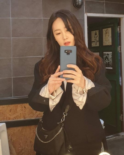 별, 청순 거울셀카 공개… 