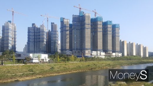 지방의 한 아파트 건설 현장. /사진=김창성 기자