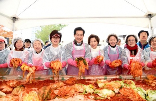 의정부시 '이웃사랑 김장나누기 행복곱하기' 행사. / 사진제공=의정부시