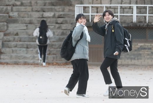 [머니S포토] 2020 수능 대박!