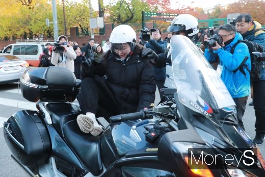 [머니S포토] 2020 대학수학능력시험, 바쁘다 바뻐!